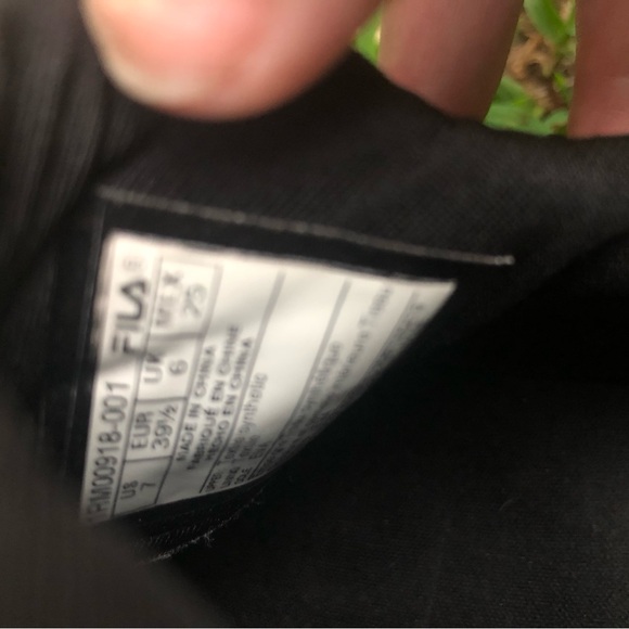 Size 9 MENS FILA SLIP ON TENNIS SHOES *clean* - Picture 7 of 11